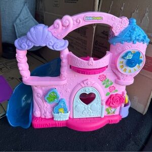 Little People Disney Princess Play & Go Castle